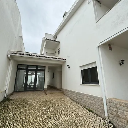 Cascais House - Pool בית הארחה Murtal