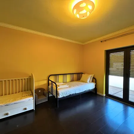 Cascais House - Pool בית הארחה